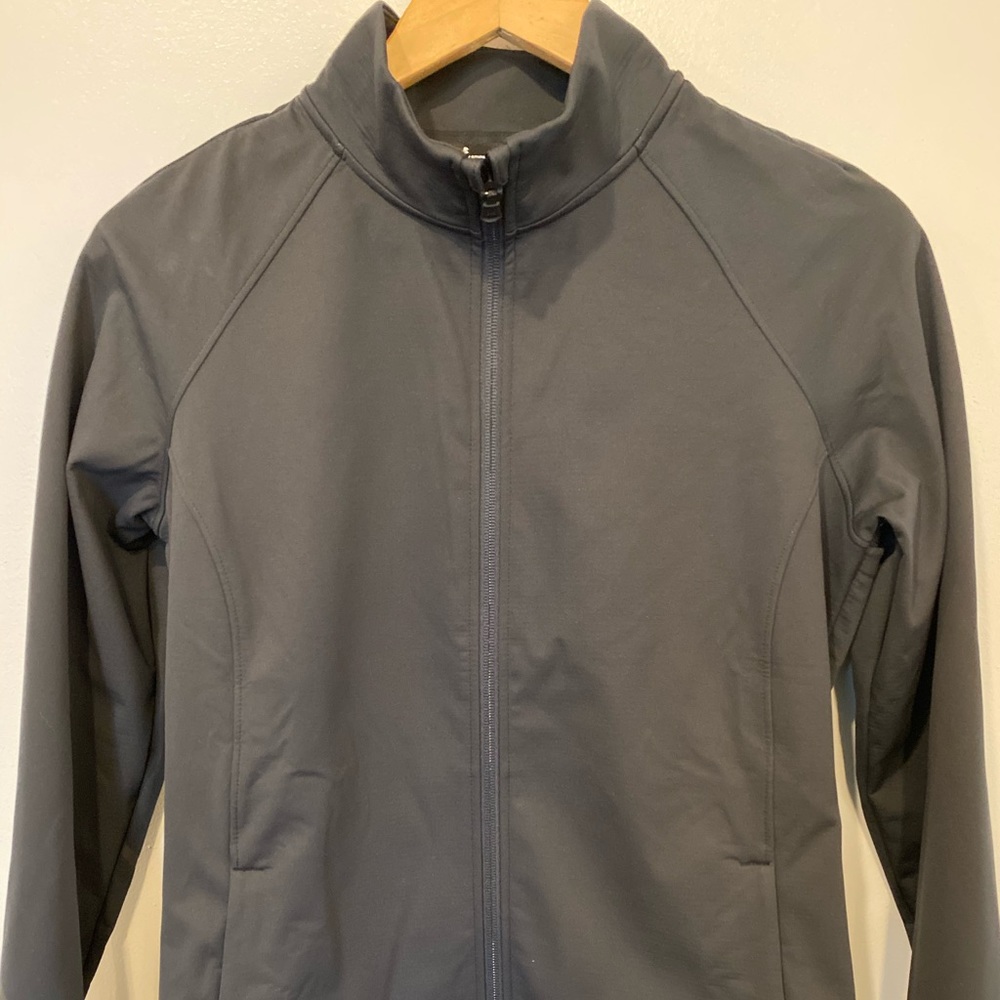 Under Armour Women’s Lightweight Softshell Jacket